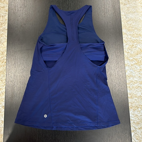 Lululemon tank top with built in bra - Picture 2 of 2